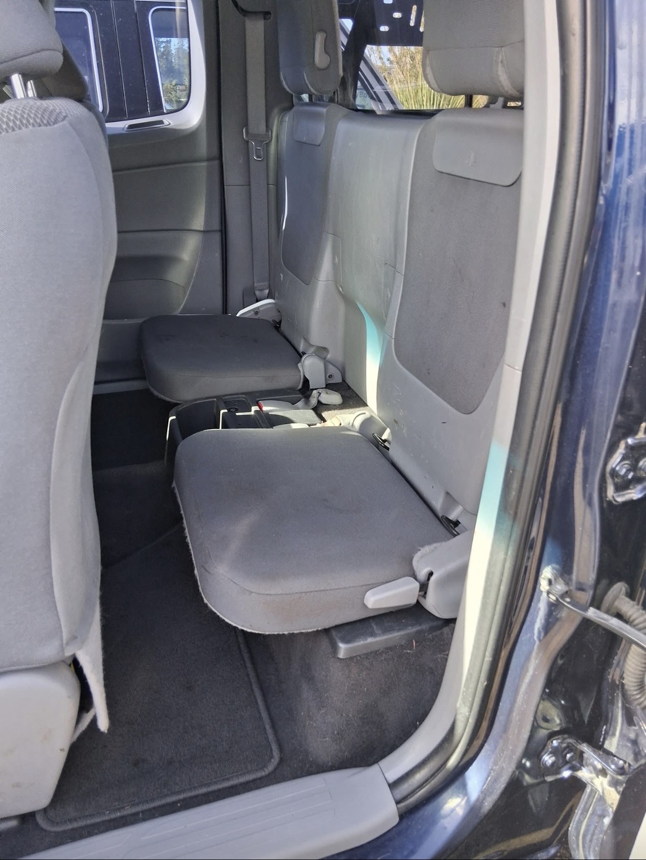 Rear Jump Seats · Reset